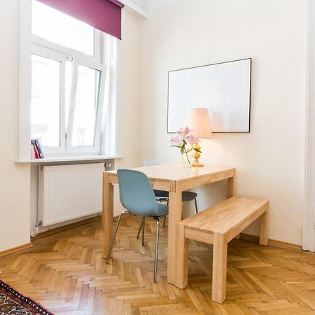 Beautiful Viennese Apartment Екстер'єр фото