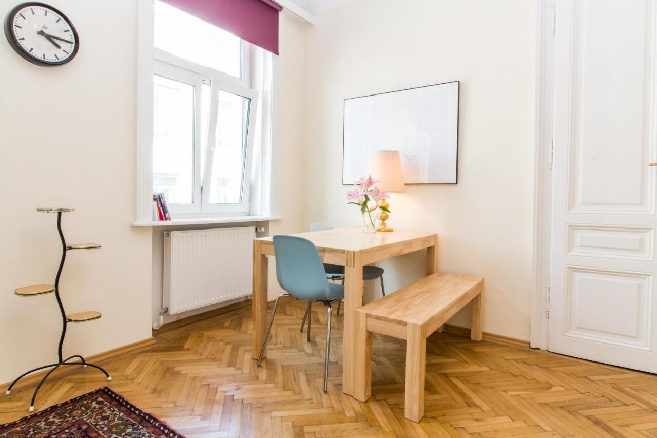 Beautiful Viennese Apartment Екстер'єр фото