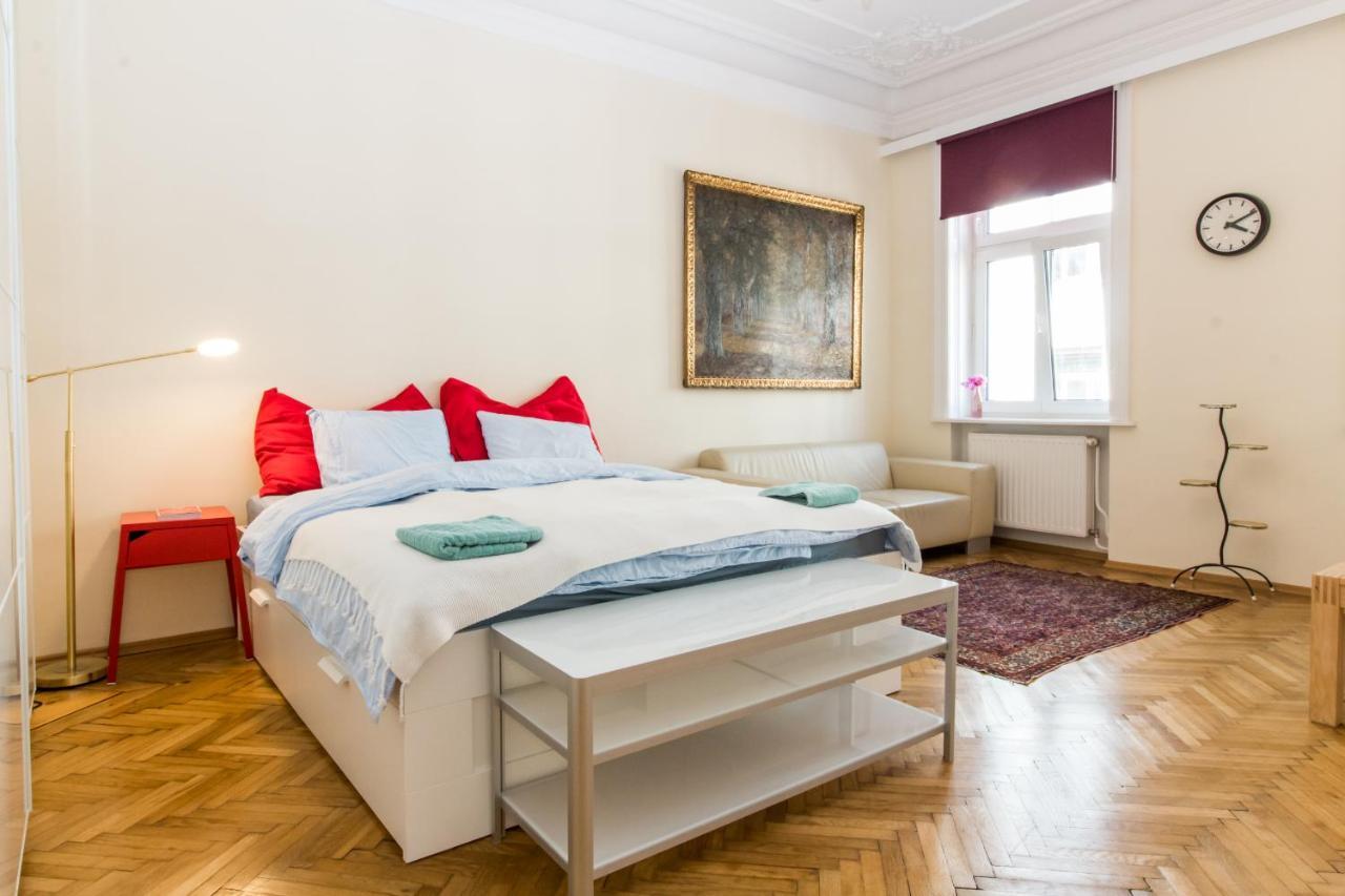 Beautiful Viennese Apartment Екстер'єр фото